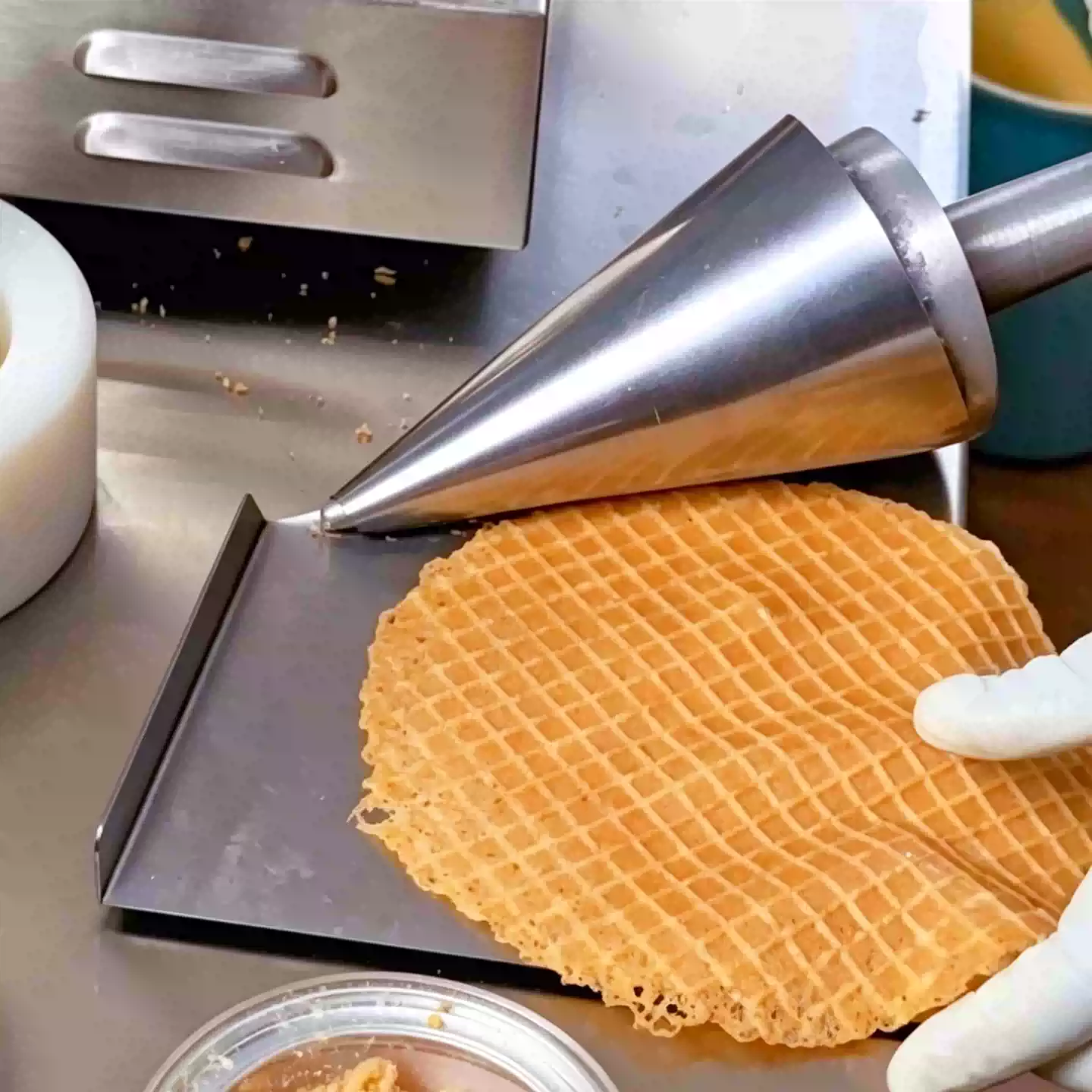 Ручной аппарат для приготовлен – обзор и цена Waffle Cone Maker